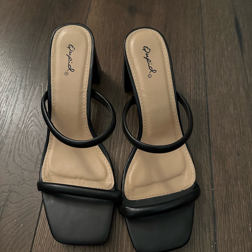 QUPID Heels Size 8